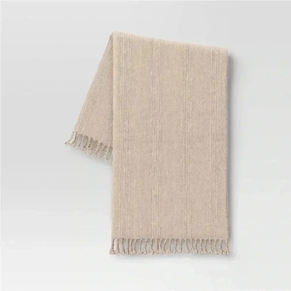 NWT Crystal Chenille Woven Throw Blanket
Beige - Threshold - Picture 1 of 5
